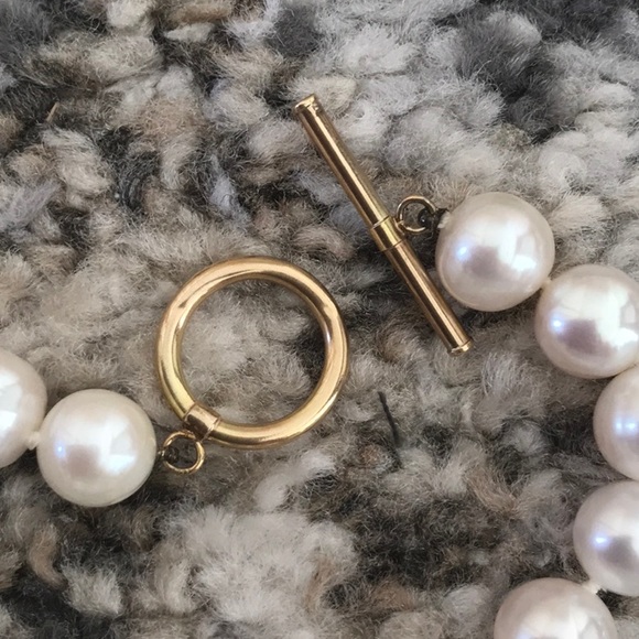 CONVERTIBLE String of Pearls - Necklace/Bracelet - Elegant & Classic Gold Clasp! - Picture 7 of 12